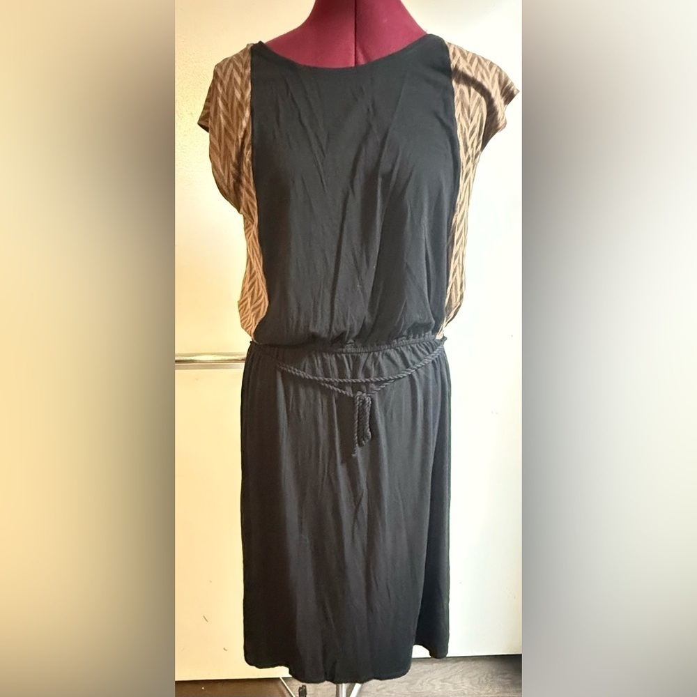 Raven + Lily Black and Tan Midi Dress